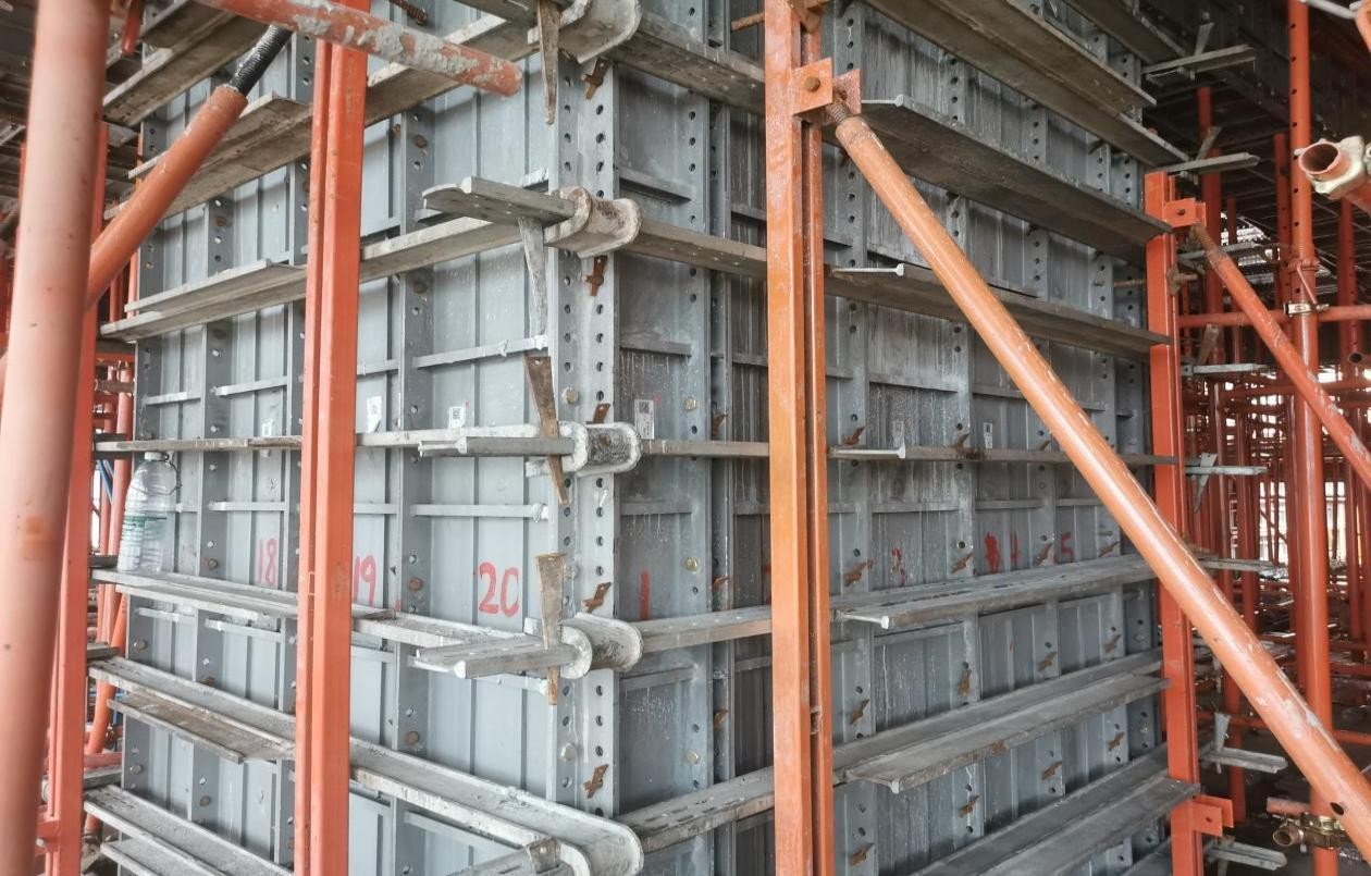 铝合金模板+PC构件一体化施工技术